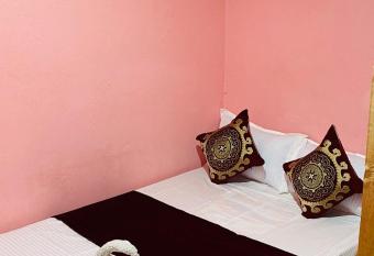 Boudha Motel and Lodge allows 18 year olds to book a room