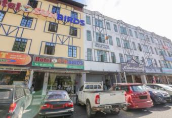 SPOT ON 90449 Bed Station Guest House Dormitory allows 18 year olds to book a room