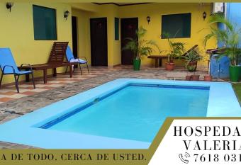 Hospedaje Valeria has Balcony rooms