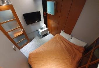 Dalgona Guesthouse allows 18 year olds to book a room