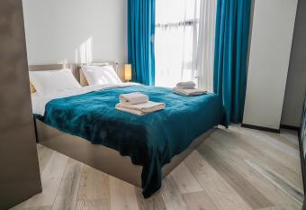 Hotel Qumli has Balcony rooms