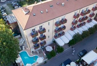 Hotel Aron has Balcony rooms