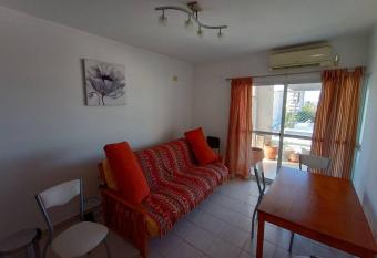 Precioso departamento en Paran  . Zona Centro allows 18 year olds to book a room