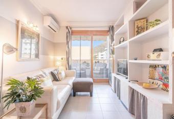 Formentorgloria allows 18 year olds to book a room