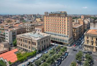NH Catania Centro allows 18 year olds to book a room