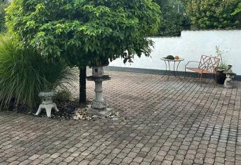 Gem  tliche Wohnung idyllische Lage N  he Frankfurt allows 18 year olds to book a room