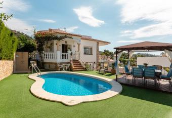 Villa Maria has Balcony rooms