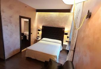 Hotel Continental allows 18 year olds to book a room