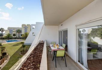 Henris apartment has Balcony rooms