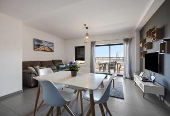 Apartamento Lus  adas has Balcony rooms