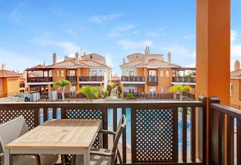 Pineda F has Balcony rooms