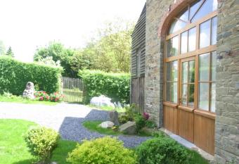 G  te ardennais Rogery - Y  -  t-    h Na  ba   allows 18 year olds to book a room