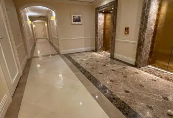 VIP Apartment 120m2 3 rooms near river side, OBOLON has rooms with a private hot tub