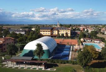 Ancora Sport Hotel allows 18 year olds to book a room