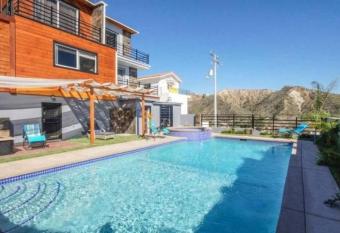 POOL House with Bar & Grill plus Holiday Decorations has Balcony rooms