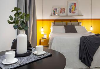 Lovely nest in the city center Fast WiFi allows 18 year olds to book a room