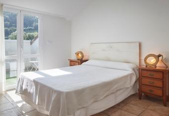 Leizarooms has Balcony rooms