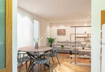 Houseloft Rotonda Lodging allows 18 year olds to book a room