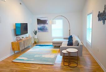 Charming 2BR Bungalow 4 Minutes to Duke University has Balcony rooms