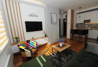 Perla apartman Titova vila has Balcony rooms