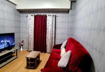 THE LOOP 2br fully furnished corner unit w balcony has Balcony rooms