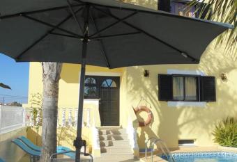 Apartamentos Paradise Fuseta has Balcony rooms