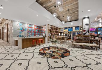 Insta-Worthy Oasis steps from Nightlife with Amazing Amenities 305 allows 18 year olds to book a room