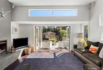 U Suites Hataitai allows 18 year olds to book a room