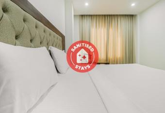 OYO Townhouse 853 Hotel The Royal Aroma allows 18 year olds to book a room