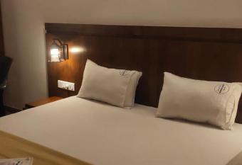 Hotel Anvisha Executive has Smoking rooms