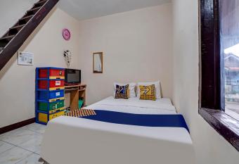 OYO Homes 90917 Eco Tourism Geopark Padalarang Homestay Syariah allows 18 year olds to book a room