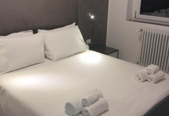 Dolce Riposo allows 18 year olds to book a room