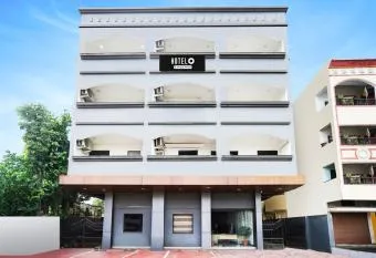 OYO Hotel B A B allows 18 year olds to book a room