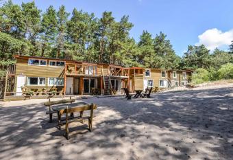 Nyk  tuk   nameliai allows 18 year olds to book a room