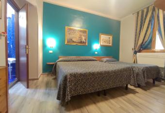 Hotel Santa Croce allows 18 year olds to book a room