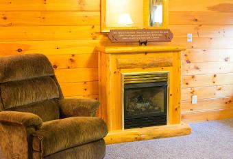 Blessing Lodge by Amish Country Lodging has Balcony rooms