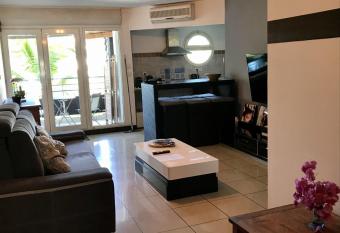 Les Mascareignes has Balcony rooms