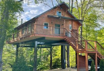 Cricket Hill Treehouse C by Amish Country Lodging allows 18 year olds to book a room