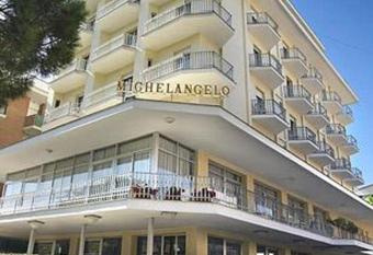 Hotel Michelangelo has Balcony rooms