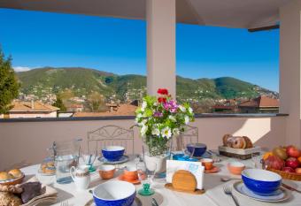 Casa Olimpo has Balcony rooms