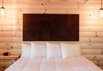 Treehouse #3 by Amish Country Lodging has Balcony rooms