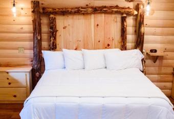Treehouse #6 by Amish Country Lodging has Balcony rooms