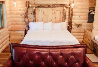 Treehouse #4 by Amish Country Lodging has Balcony rooms