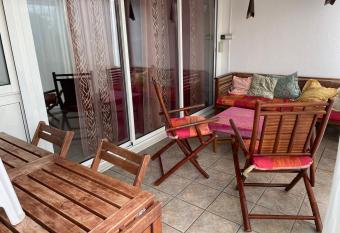 Villa Naturiste Port Nature allows 18 year olds to book a room