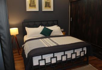 Luxury-3BR Romantic Gateway Near Golf Course Road has Balcony rooms