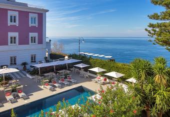 Hotel Villa Garden has Balcony rooms