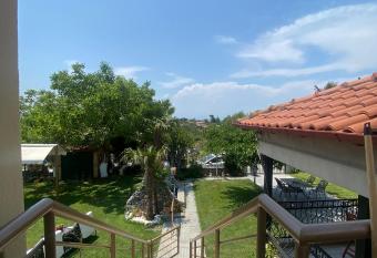 Summer Panorama Cottage has Balcony rooms