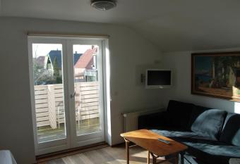 Lavilla Guesthouse has Balcony rooms