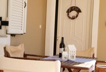 3 bedrooms villa with private pool enclosed garden and wifi at Zakynthos 1 km away from the beach has Balcony rooms