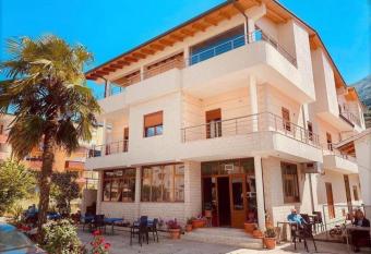 ELMA Guest House has Balcony rooms